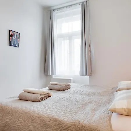 Comfy 2 Bedroom Prag
