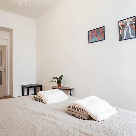 Apartment Comfy 2 Bedroom *